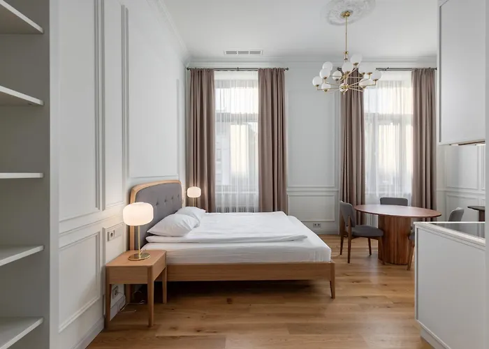 Roze Center Apartments