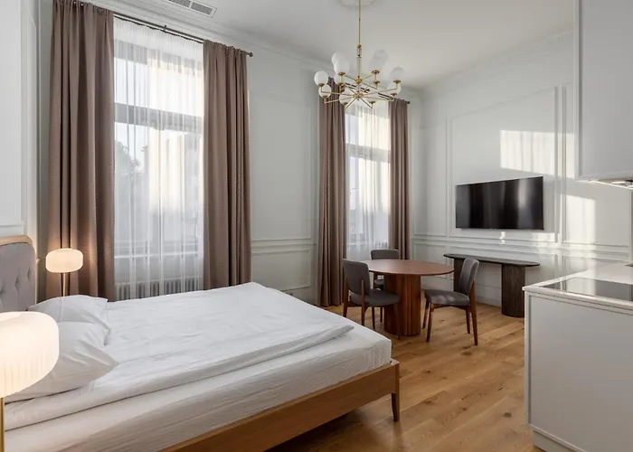 Roze Center Apartments